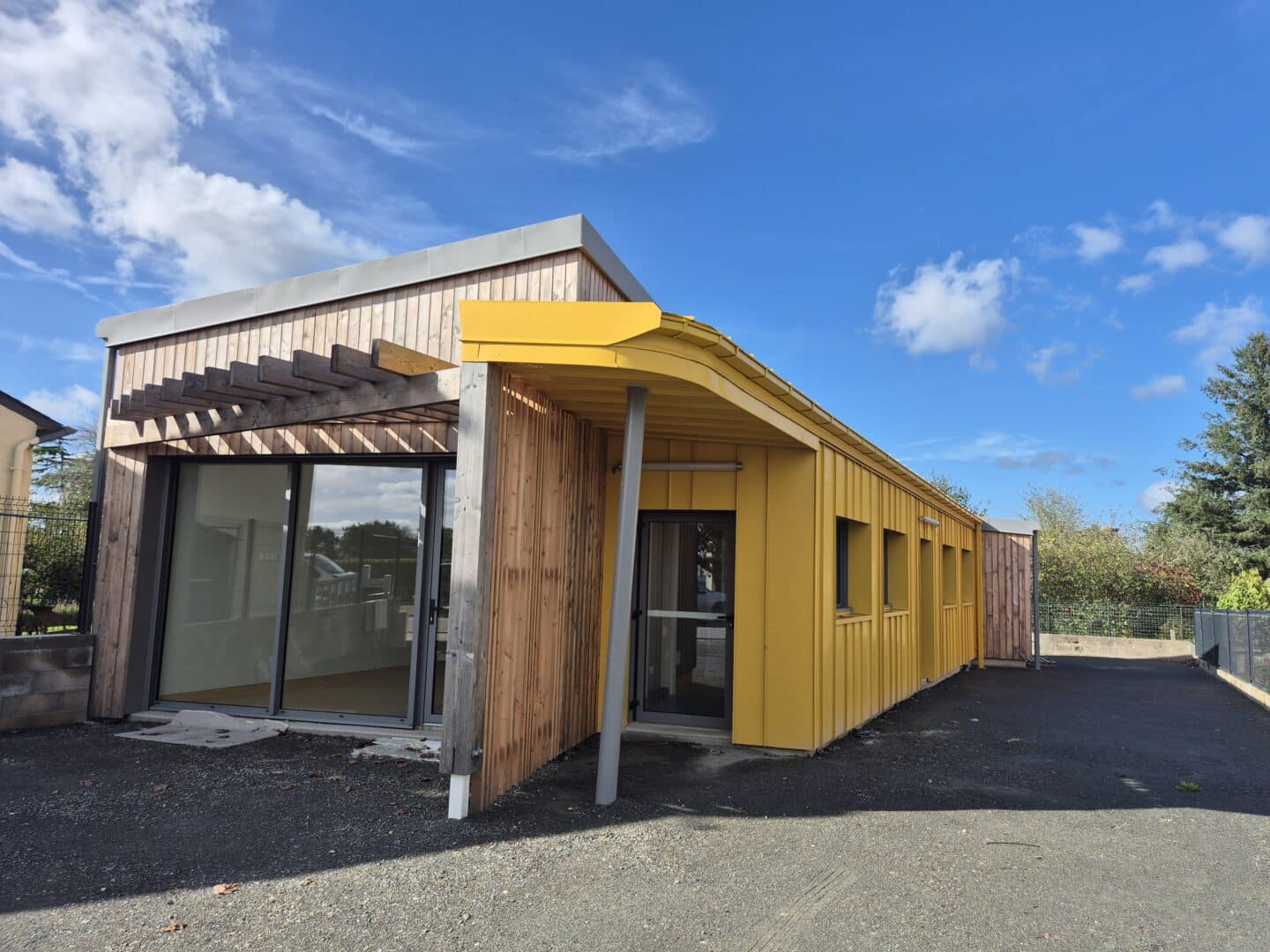 Une maison d'Assistants Maternels à Laz